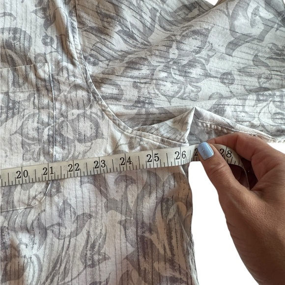 Tommy Bahama XXL Floral Button Up Shirt Gray White Cotton Silk Blend Long Sleeve - Picture 4 of 10